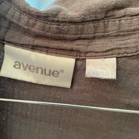 Women’s shirt - Picture 2 of 2